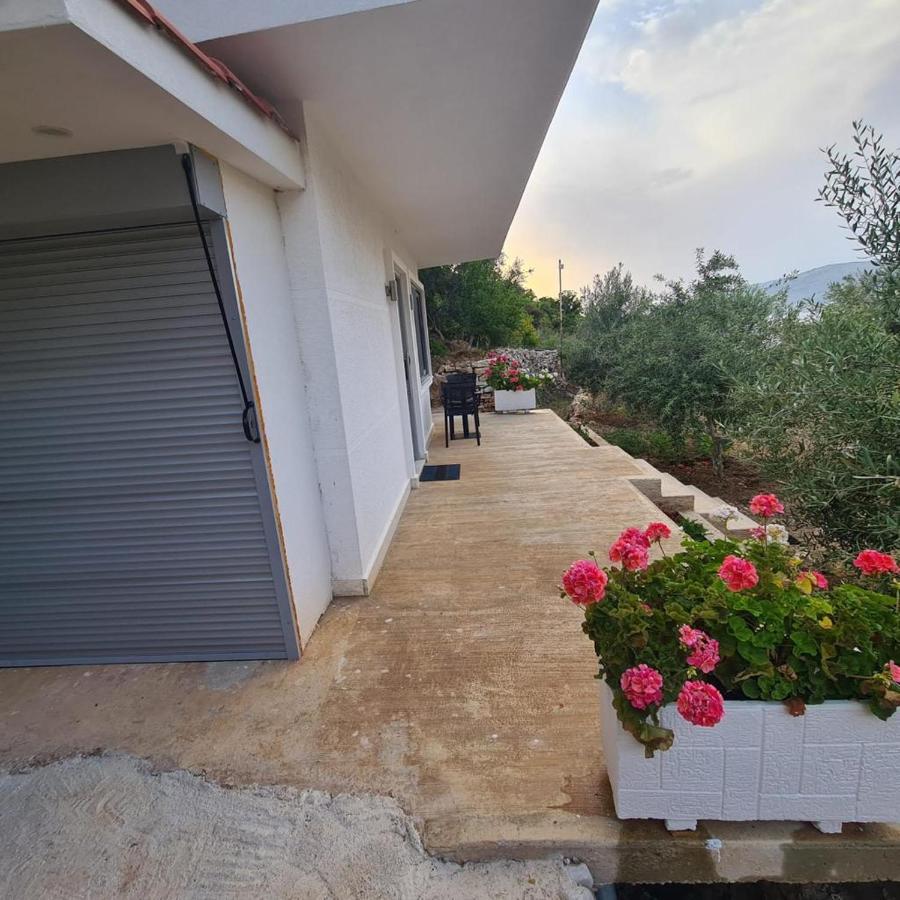 Martini Vacation Home Sarandë Exterior foto